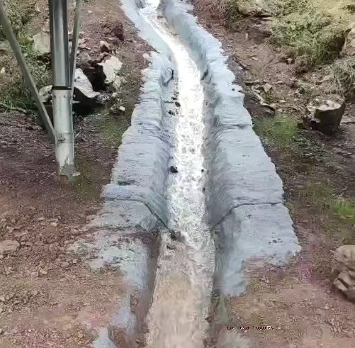 水渠边坡防护水泥毯